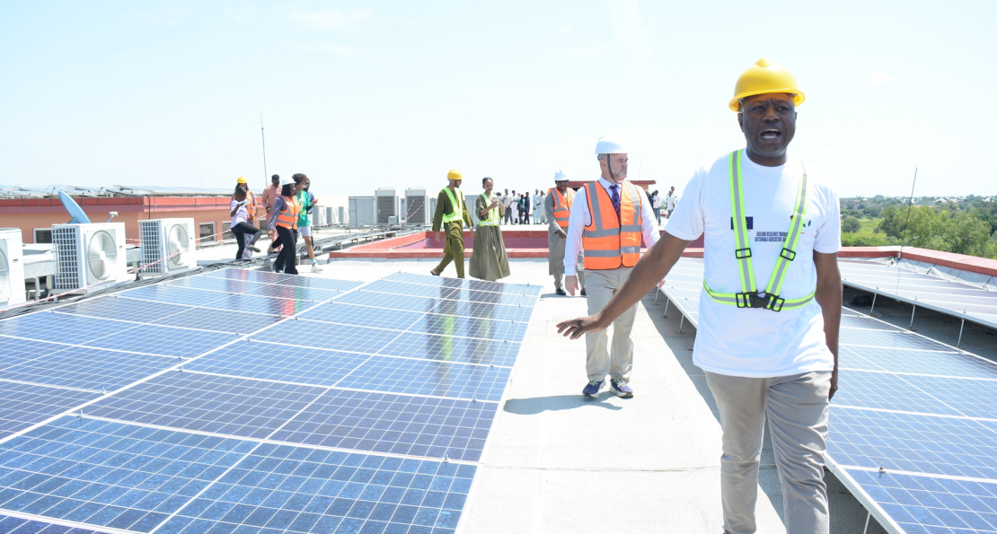 With e-Library Switched to Solar, AUN Leaps Forward with Innovative Green Energy Solutions 