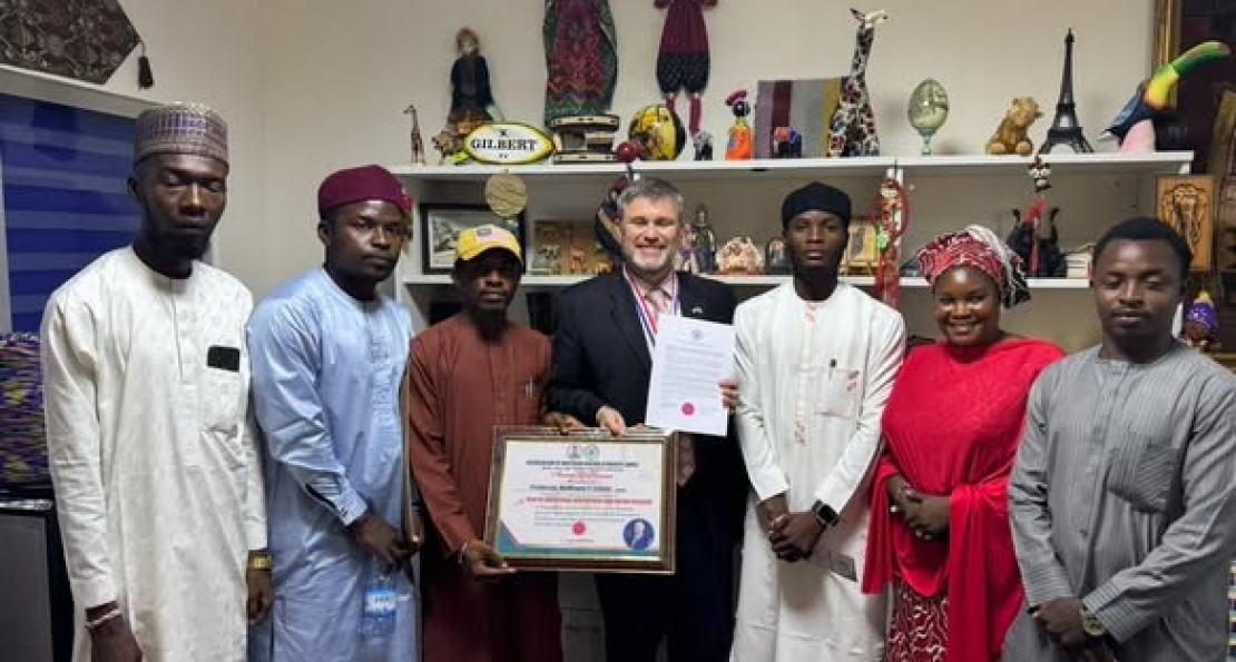 Northern Nigerian Students Honor AUN President DeWayne Frazier with Prestigious Leadership Award