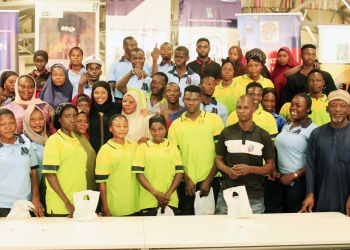 AUN Student's Heartfelt Gesture Supports Campus Janitorial Staff
