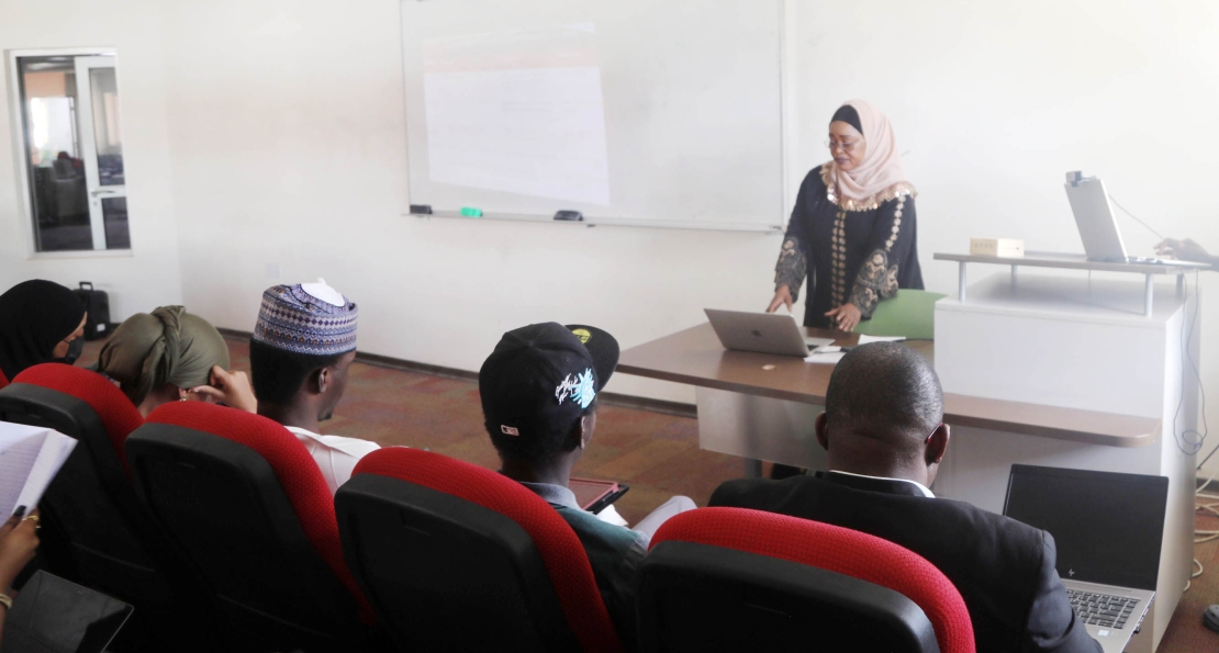 AUN Scholar Examines the Future of Non-Interest Finance at SBE Seminar