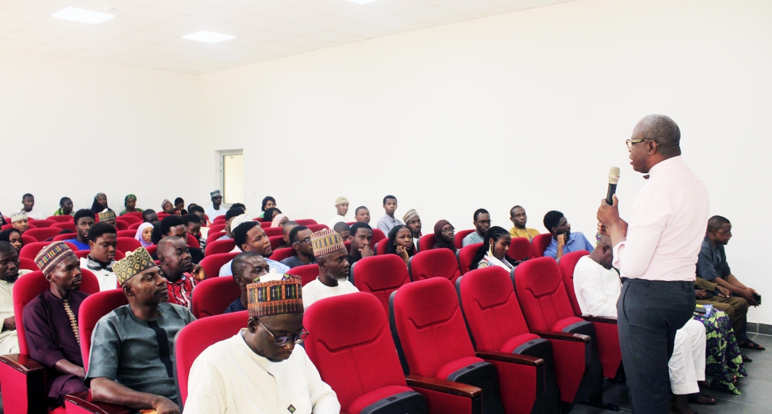 Dean Urges Engineering Freshmen to Pursue Local Innovation, Academic Integrity